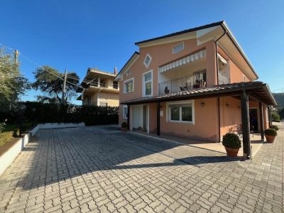casa indipendente in vendita a Chieti