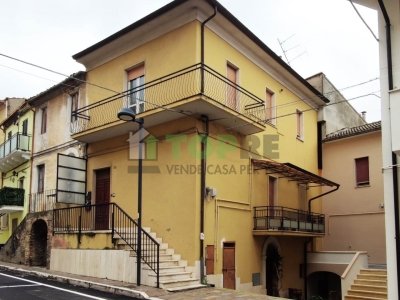 casa indipendente in vendita a Chieti