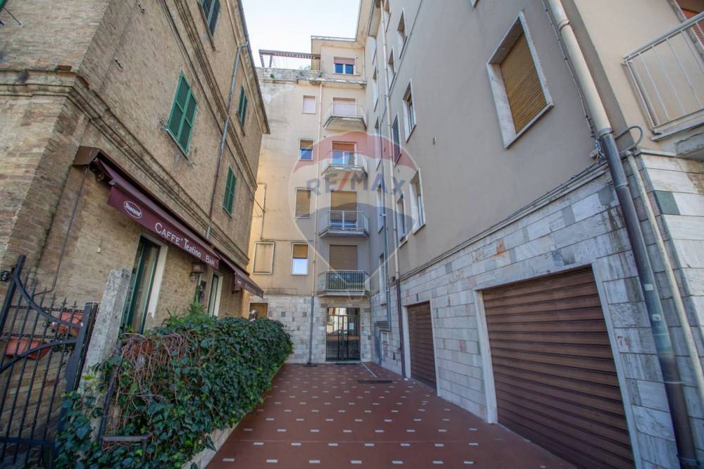 appartamento in vendita a Chieti in zona Madonna degli Angeli