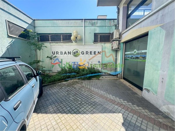 ufficio in vendita a Chieti in zona Chieti Scalo
