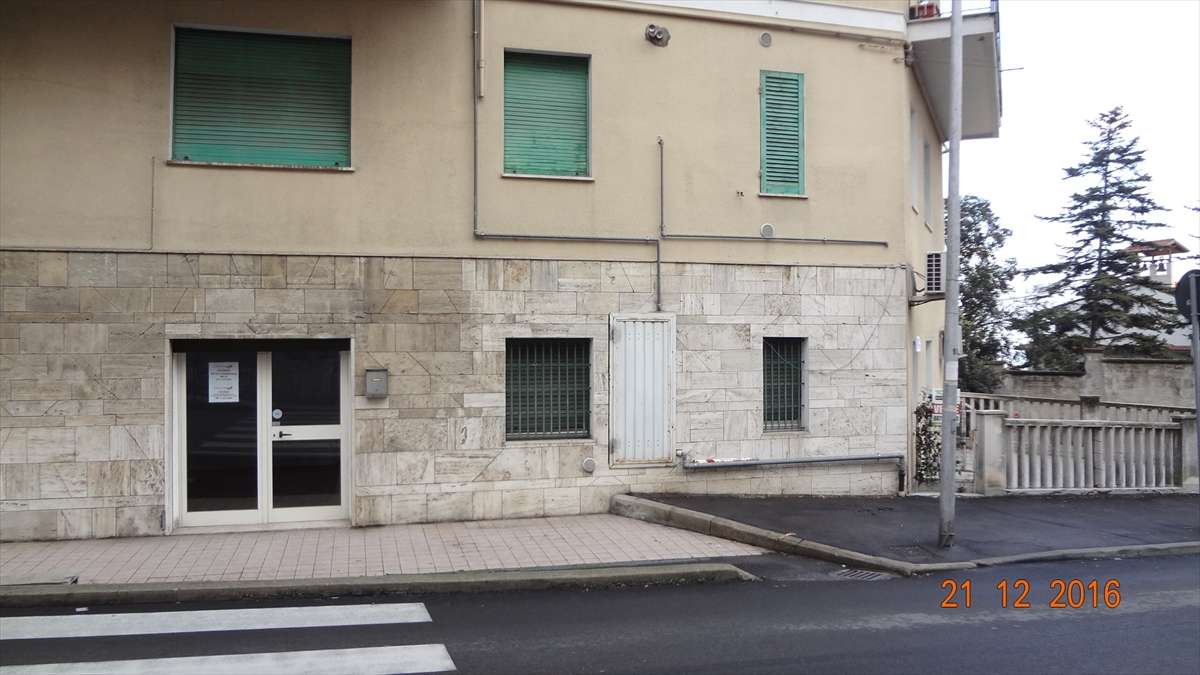 locale commerciale in vendita a Chieti