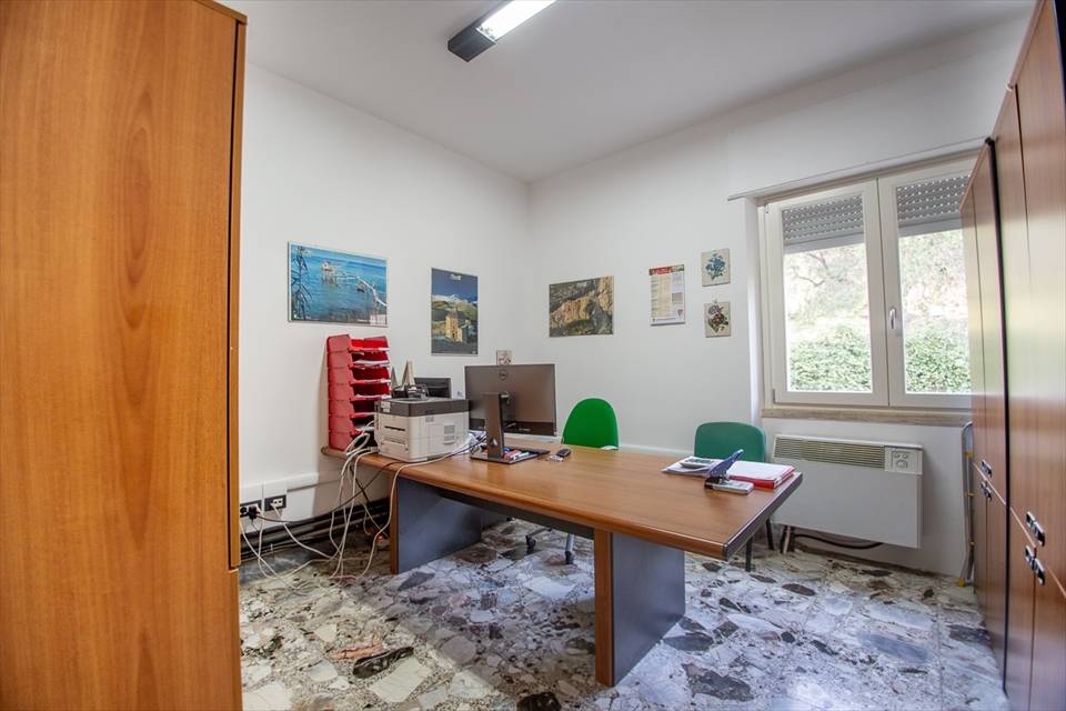 casa indipendente in vendita a Chieti in zona Madonna degli Angeli