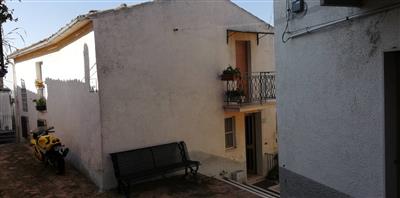 casa indipendente in vendita a Chieti in zona Centro Città