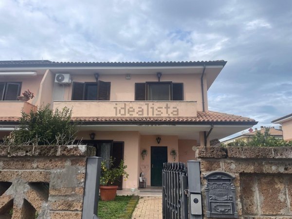 casa indipendente in vendita a Chieti