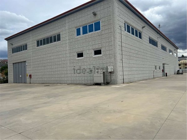 locale commerciale in vendita a Chieti in zona Chieti Scalo