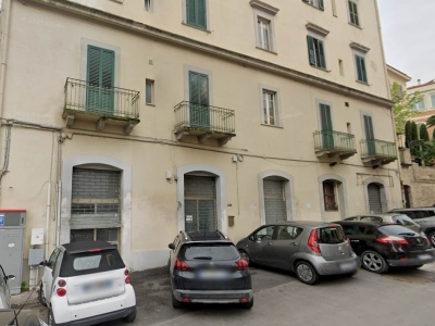 locale di sgombero in vendita a Chieti