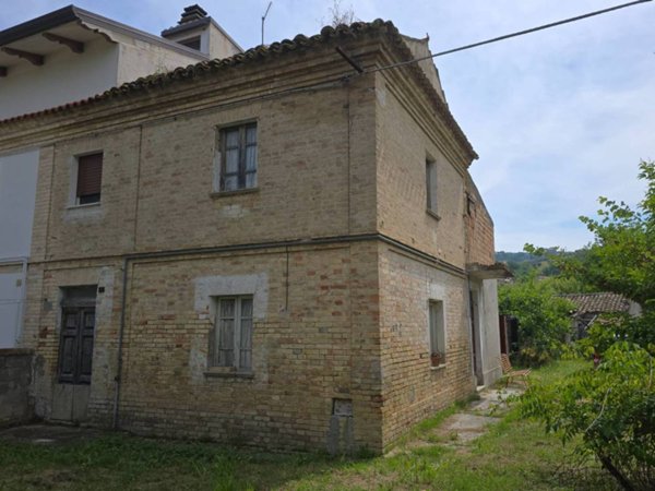 casa indipendente in vendita a Chieti in zona Chieti Scalo