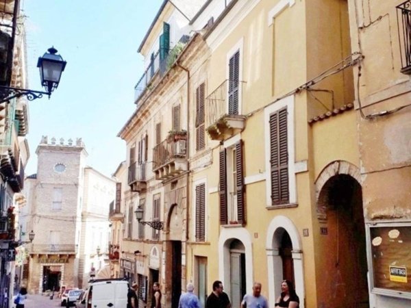 casa indipendente in vendita a Chieti in zona Centro Città