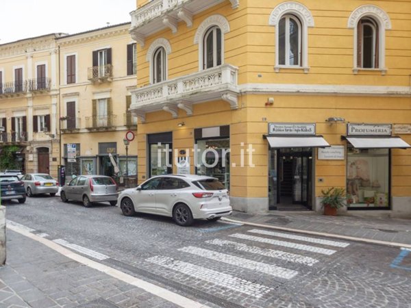negozio in vendita a Chieti in zona Centro Città