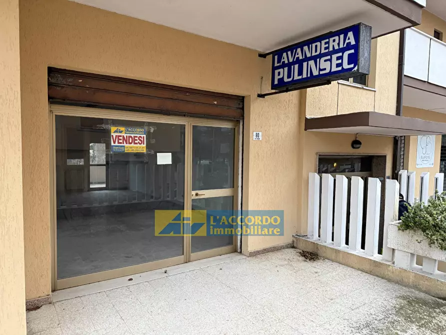 locale commerciale in vendita a Chieti in zona Chieti Scalo