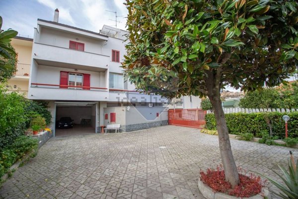 casa indipendente in vendita a Chieti