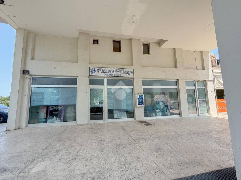 negozio in vendita a Chieti in zona Chieti Scalo
