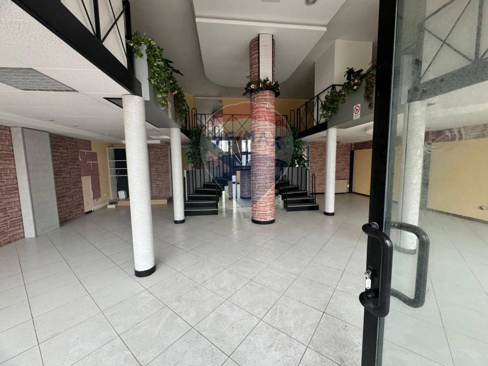 locale commerciale in vendita a Chieti