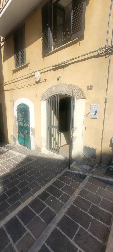locale commerciale in vendita a Chieti in zona Santa Maria de' Criptis