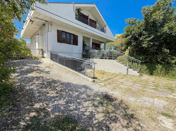 casa indipendente in vendita a Chieti in zona Chieti Scalo