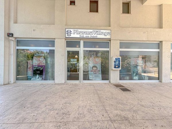 negozio in vendita a Chieti in zona Chieti Scalo
