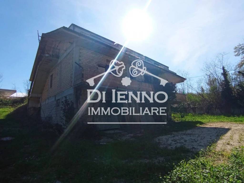 casa indipendente in vendita a Chieti