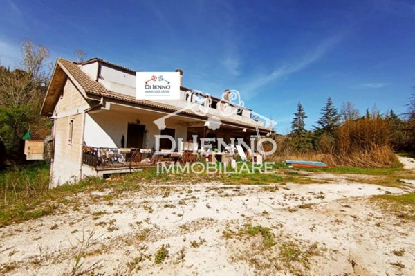 casa indipendente in vendita a Chieti in zona San Salvatore
