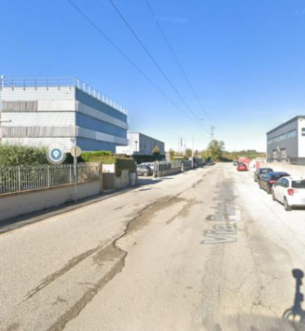 locale commerciale in vendita a Chieti