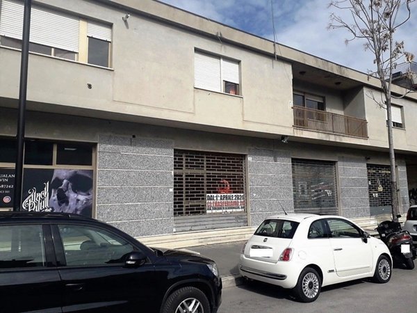 locale commerciale in vendita a Chieti in zona Chieti Scalo