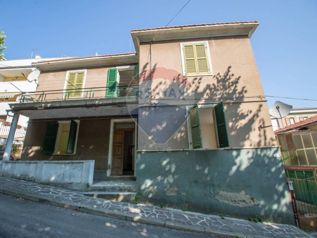 casa indipendente in vendita a Chieti