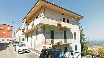 negozio in vendita a Chieti in zona Centro Città