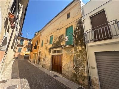 casa indipendente in vendita a Chieti in zona Centro Città