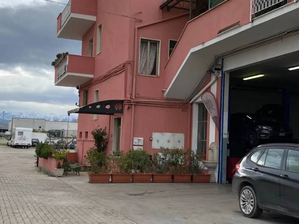 intera palazzina in vendita a Chieti in zona Chieti Scalo