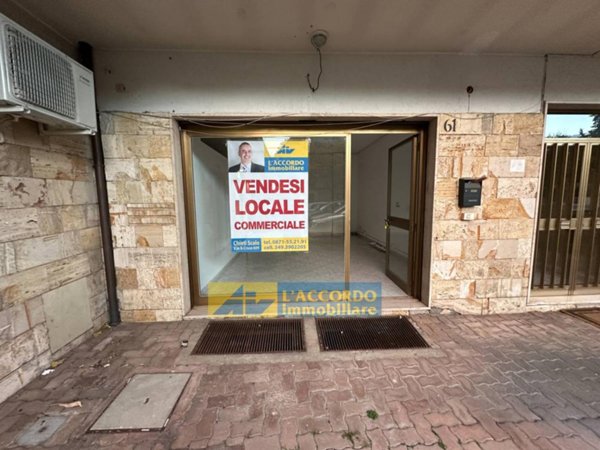 locale commerciale in vendita a Chieti in zona Centro Città