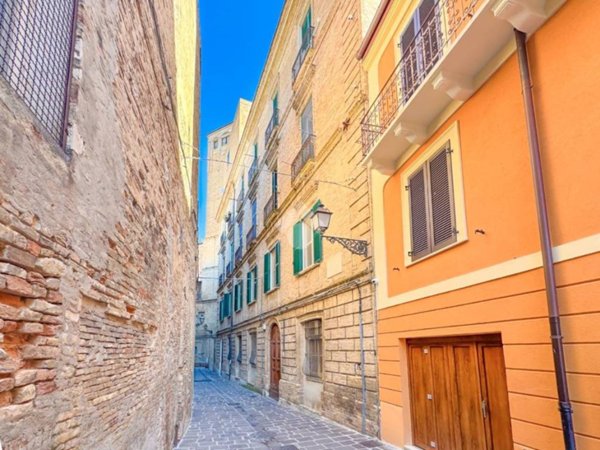appartamento in vendita a Chieti in zona Centro Città