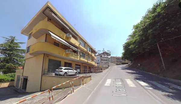 locale commerciale in vendita a Chieti