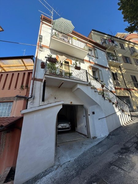 casa indipendente in vendita a Chieti in zona Centro Città