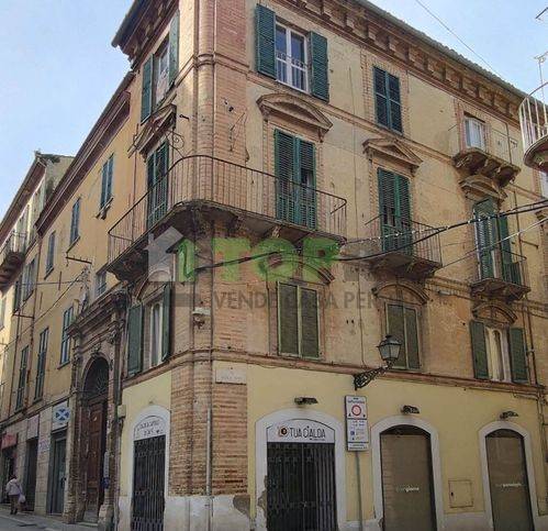 ufficio in vendita a Chieti in zona Centro Città