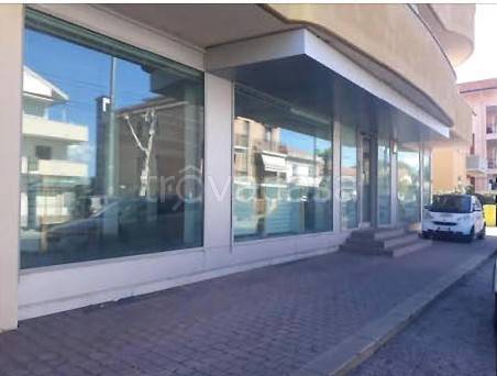 negozio in vendita a Chieti in zona Chieti Scalo