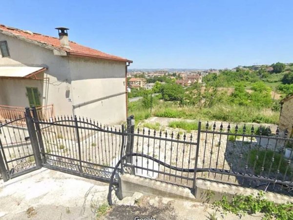 casa indipendente in vendita a Chieti in zona Chieti Scalo