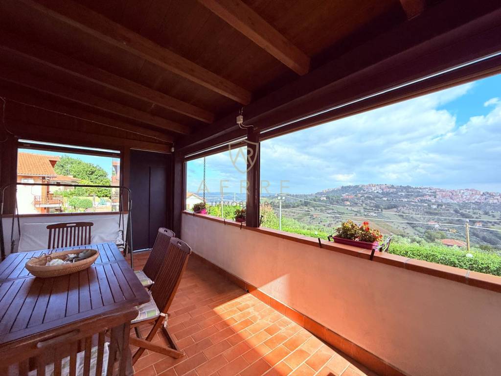 casa indipendente in vendita a Chieti in zona Centro Città