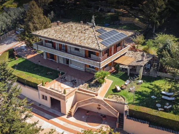 casa indipendente in vendita a Chieti