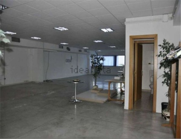 capannone in vendita a Chieti in zona Chieti Scalo