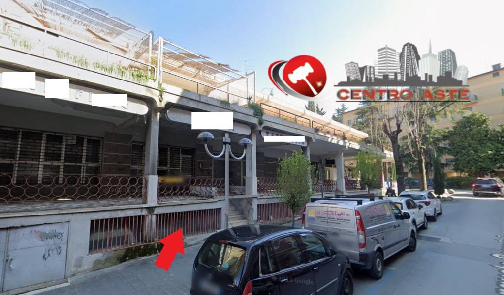 locale commerciale in vendita a Chieti in zona Chieti Scalo