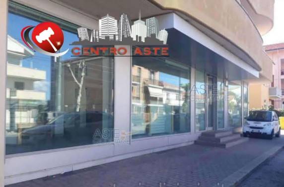 negozio in vendita a Chieti in zona Chieti Scalo