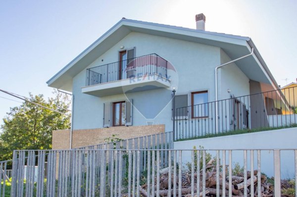 casa indipendente in vendita a Chieti