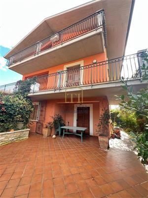 casa indipendente in vendita a Chieti