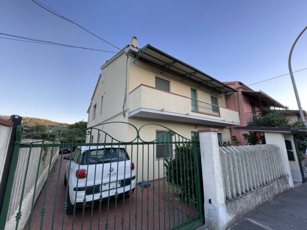 casa indipendente in vendita a Chieti in zona Chieti Scalo