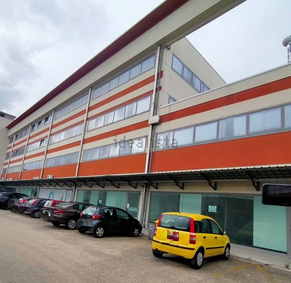 locale di sgombero in vendita a Chieti in zona Chieti Scalo