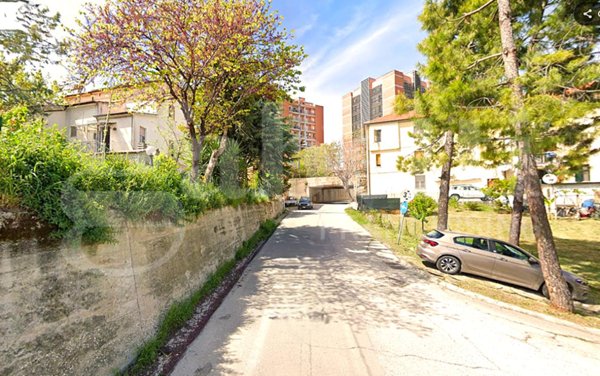 casa indipendente in vendita a Chieti in zona Centro Città