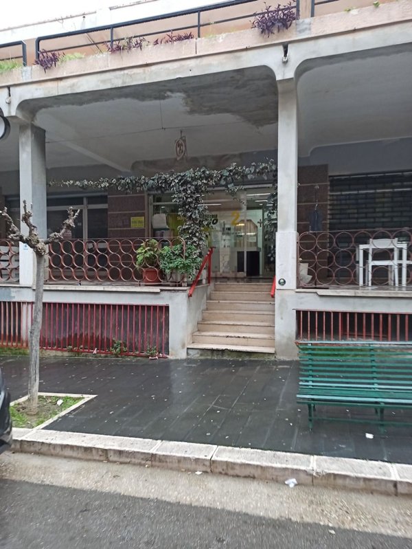 locale commerciale in vendita a Chieti in zona Chieti Scalo