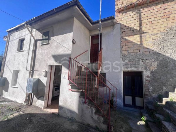 casa indipendente in vendita a Chieti in zona Brecciarola