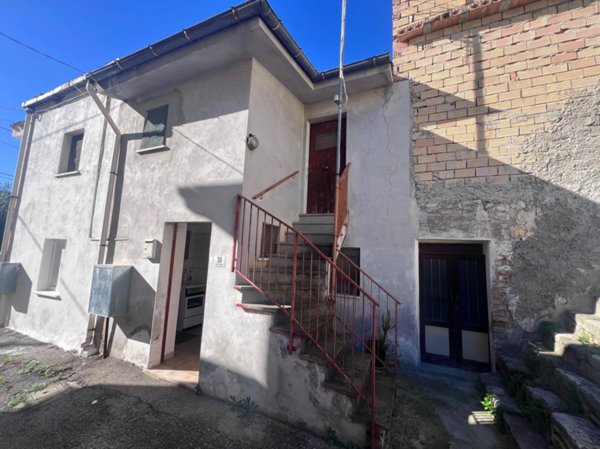 casa indipendente in vendita a Chieti in zona Brecciarola