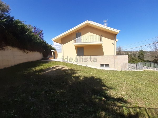 casa indipendente in vendita a Chieti in zona Centro Città