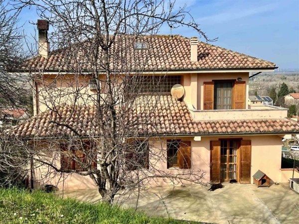 casa indipendente in vendita a Chieti in zona Chieti Scalo